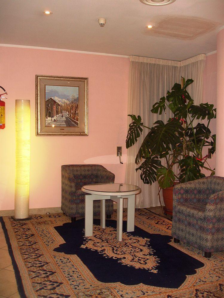 Augustus Hotel Биела Екстериор снимка