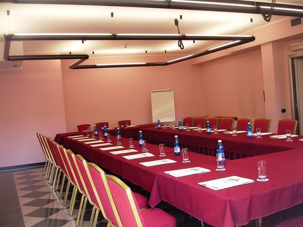 Augustus Hotel Биела Екстериор снимка