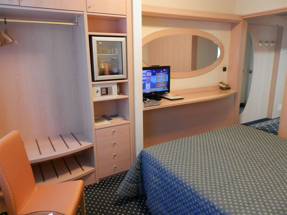 Augustus Hotel Биела Екстериор снимка