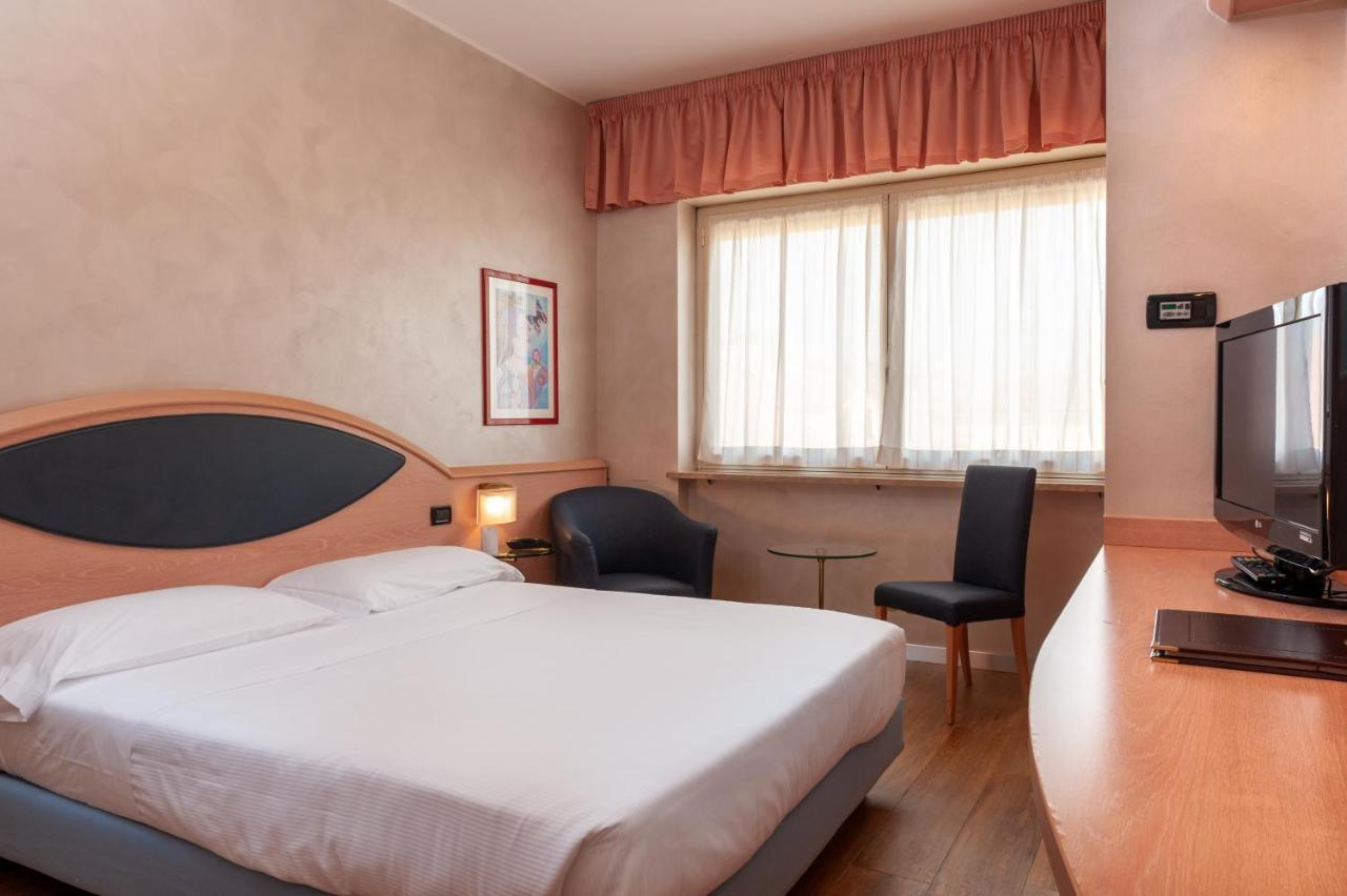 Augustus Hotel Биела Екстериор снимка